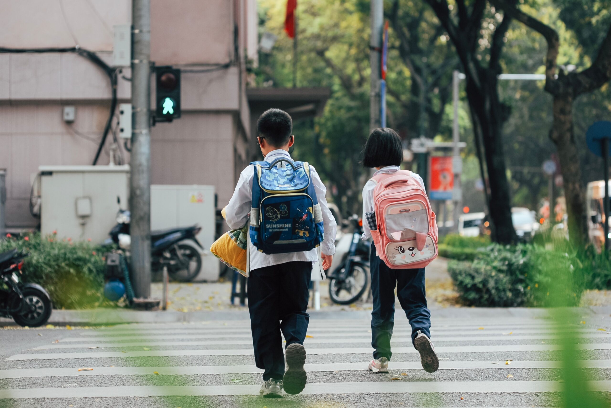 Can my child walk to school alone? A UK parents’ guide