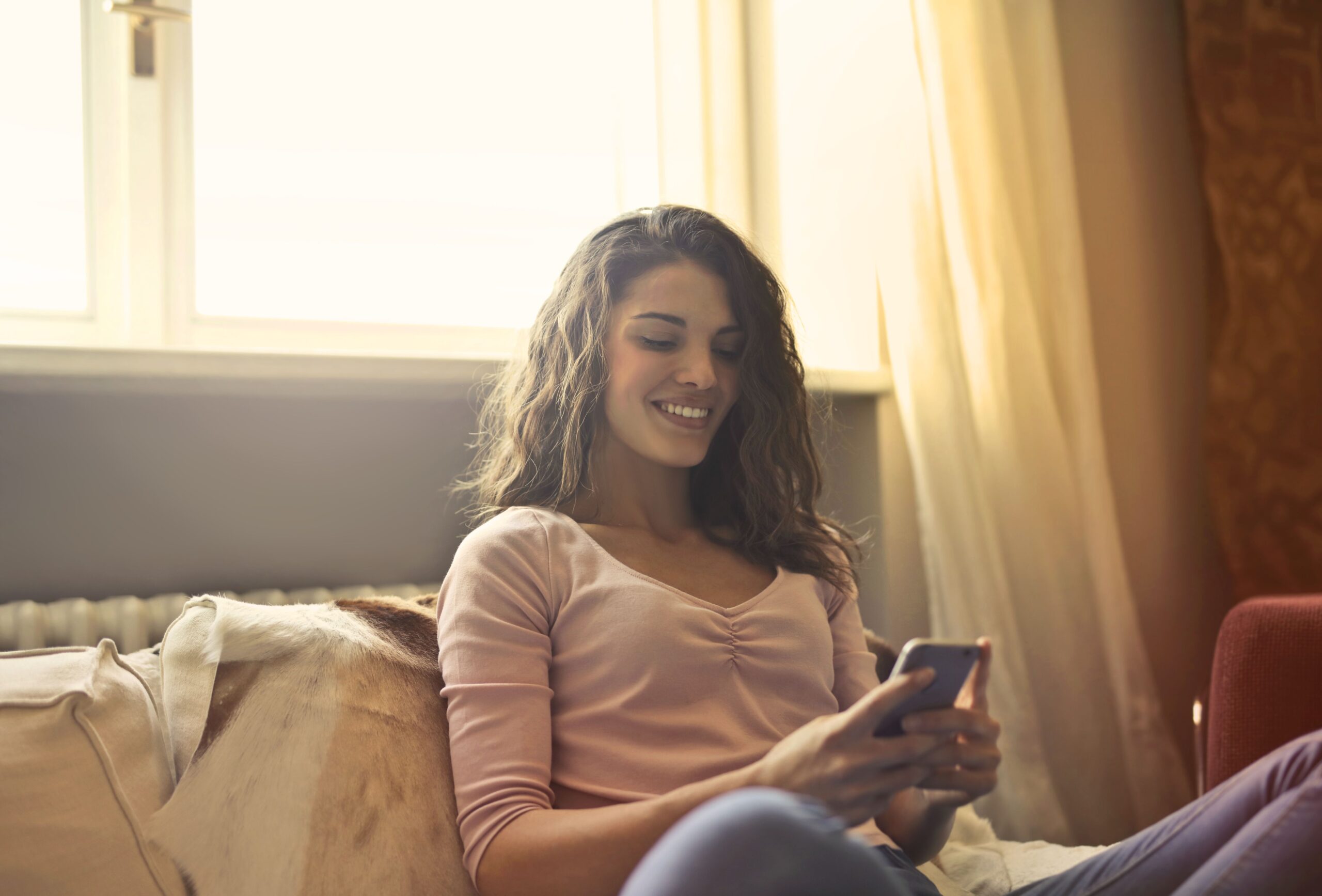 Romance scams on dating apps (UK): red flags and what to do if you paid